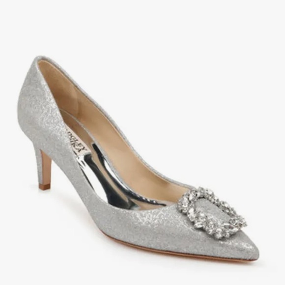 BADGLEY MISCHKA women Carrie Embellished Buckled
Ornament Pump Size 8 silver/New - Picture 1 of 16